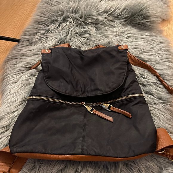 EUC Steve Madden Spencer Backpack, Black Nylon w| Camel Faux‎ Leather Trim - Picture 7 of 16